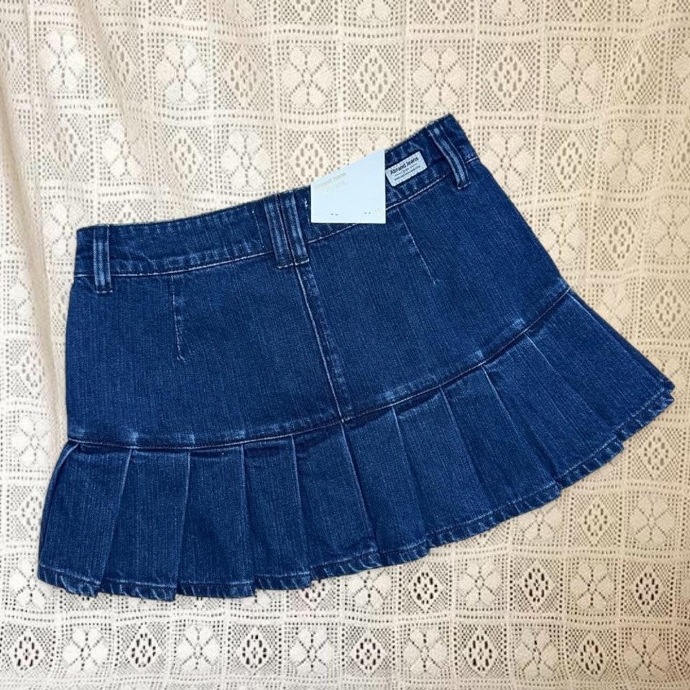 Pleated skirt - Picture 2 of 6